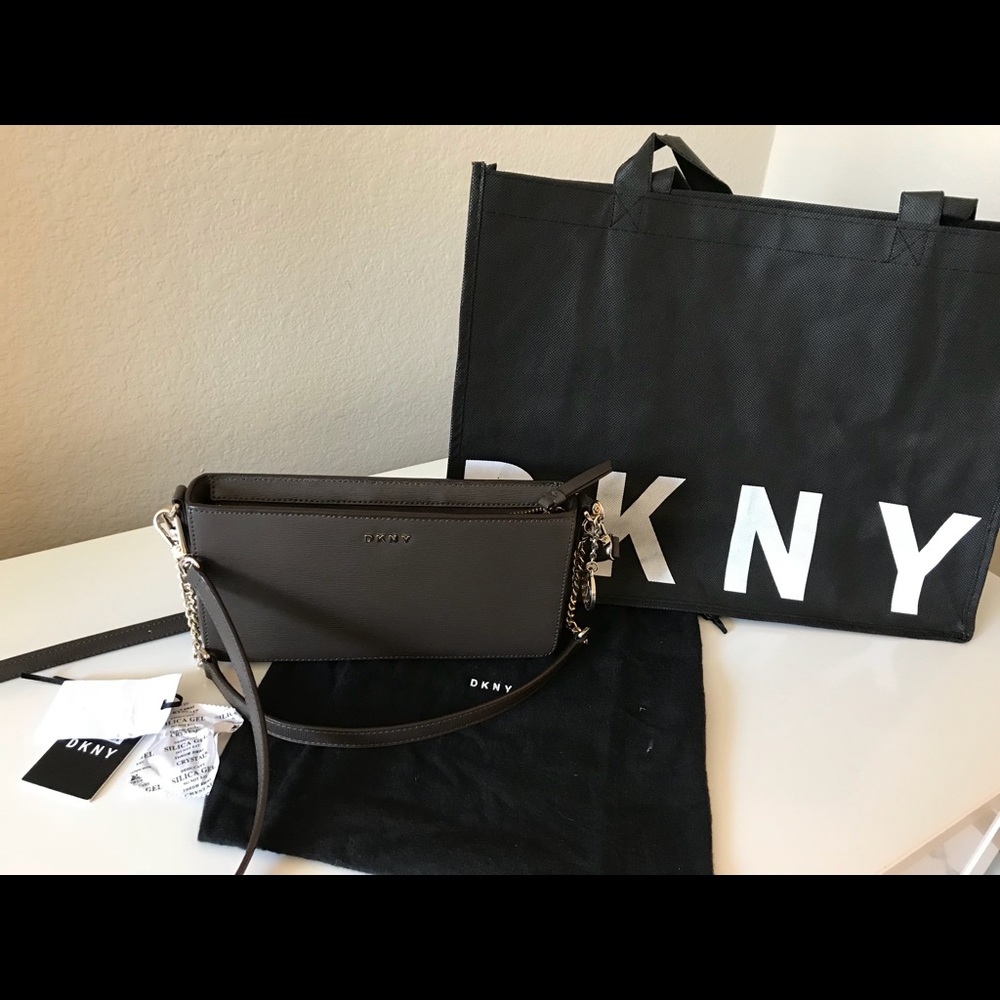 DKNY POUCHTTE